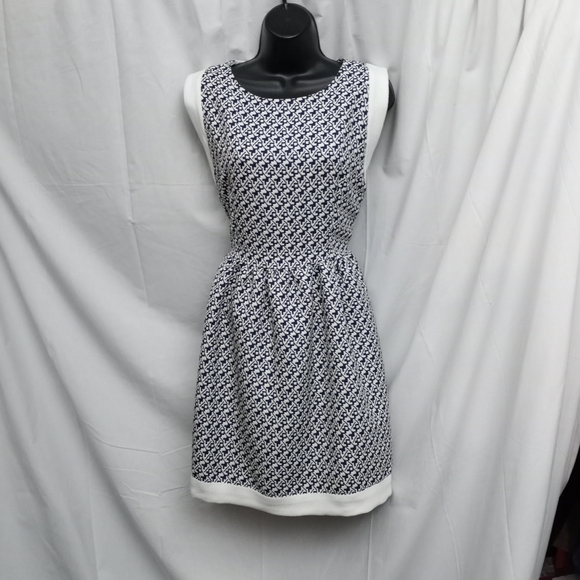 MaxMara Dresses & Skirts - Vintage MAXMARA Blue & White Sleevess Dress